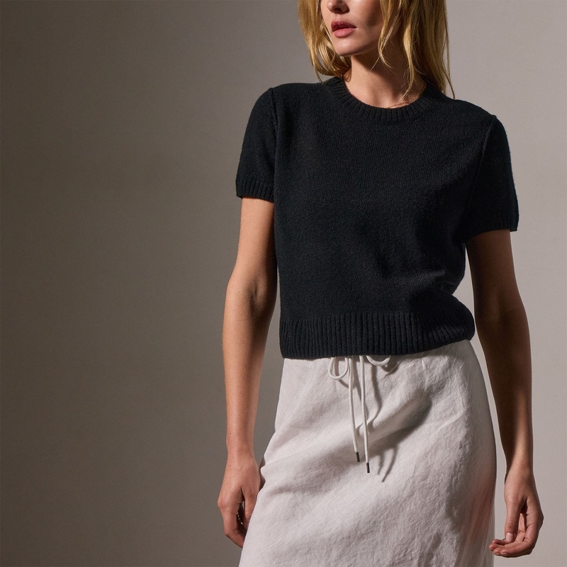 Soft Featherweight Cashmere Short Sleeve – Black