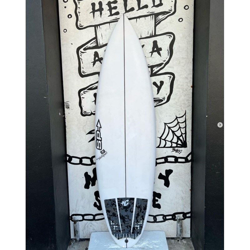 USED – 5’8 1/2 BLACK PEARL (26.6L)