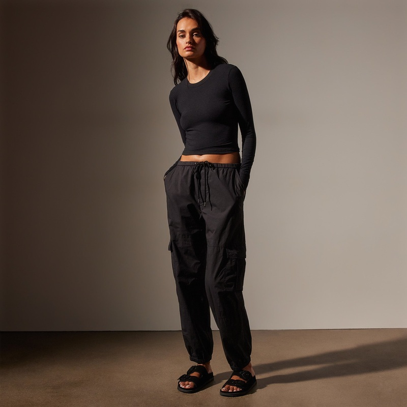Stretch Poplin Cargo Pant – Black