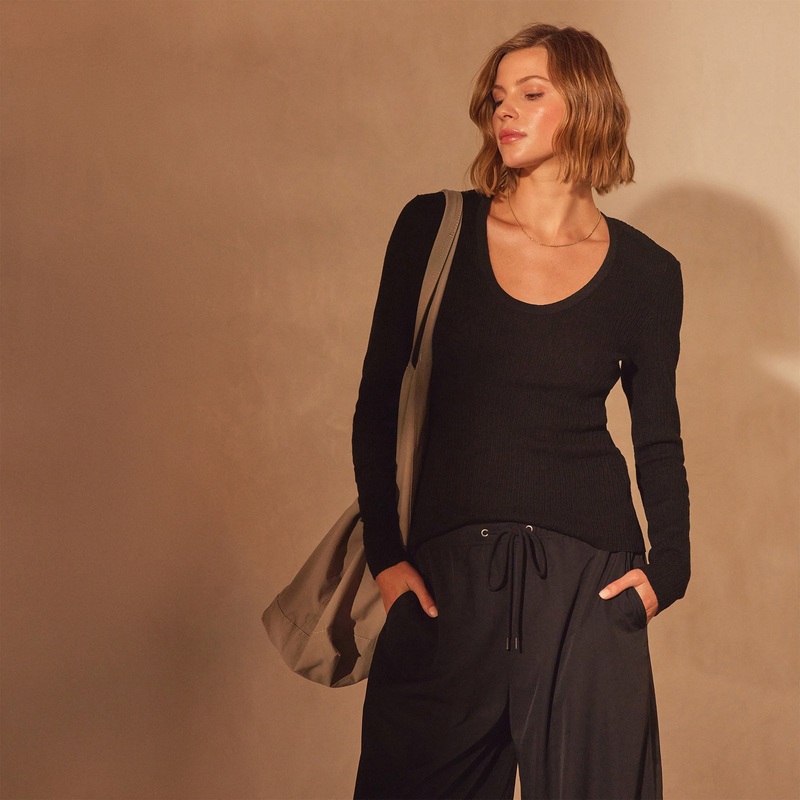 Stretch Linen Ribbed U Neck – Black