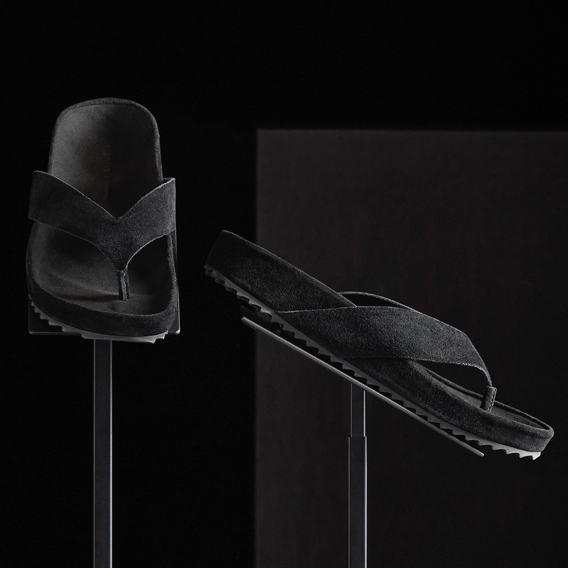 Women’s Suede Flip Flop – Black