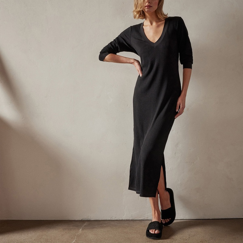 Ribbed V Neck Dress – Black