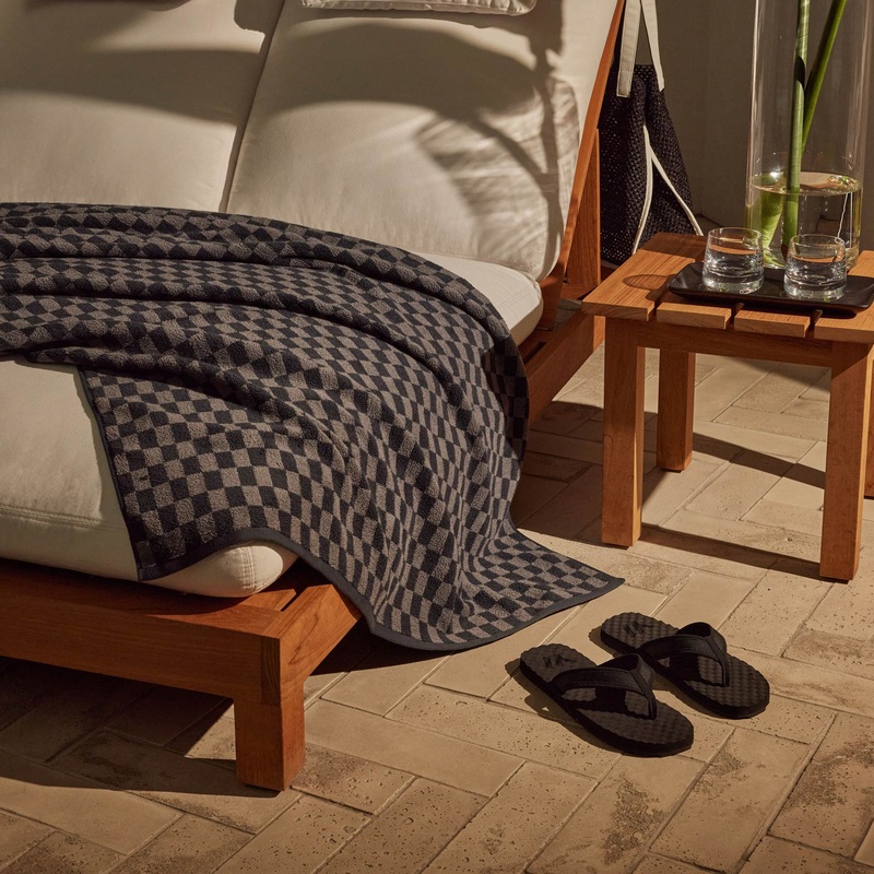 Checkered Beach Towel – Slate/Raccoon Grey