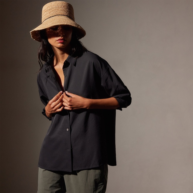 Lightweight Matte Sateen Fluid Shirt – Black