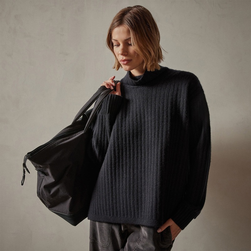 Ribbed Cashmere Funnel Neck – Black