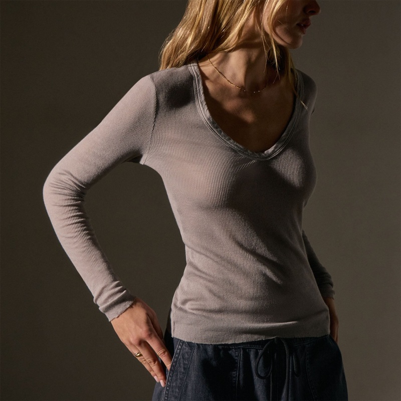 Cotton Cashmere Blend Deep V Tee – Dapple