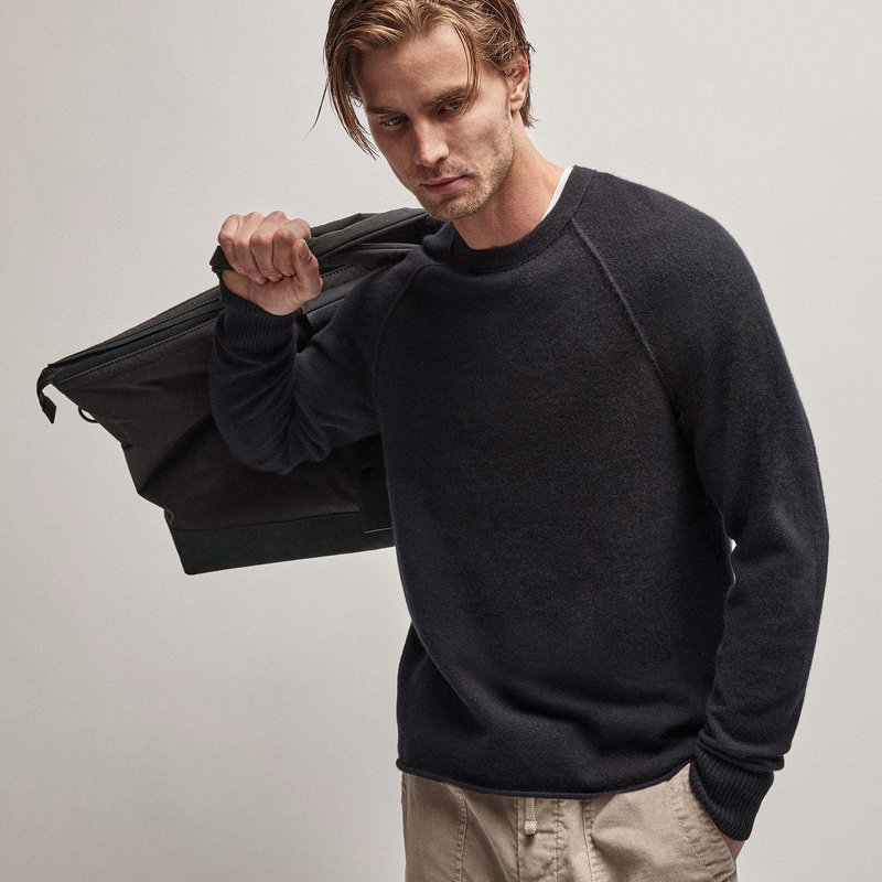 Recycled Cashmere Raglan – Black