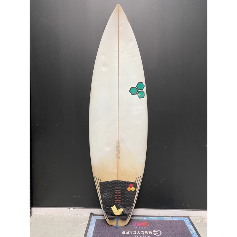 2nd Hand Channel Islands Flyer w/fins 5’11, 30L