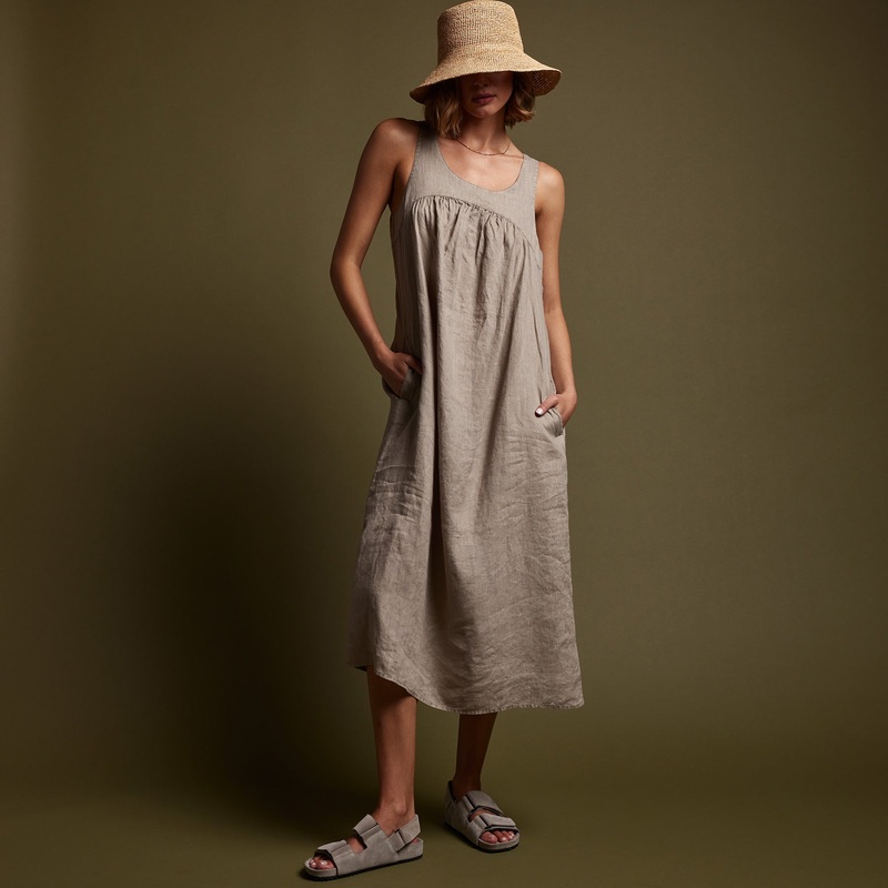 Gathered Linen Dress – Mineral Pigment
