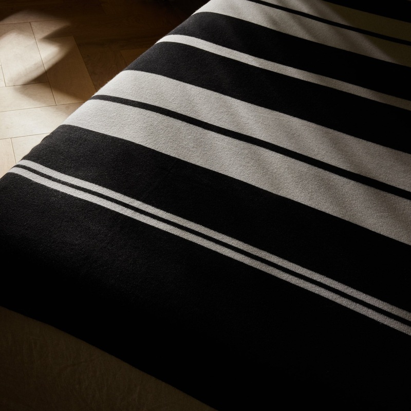Cashmere Stripe Knit Blanket – Black/White
