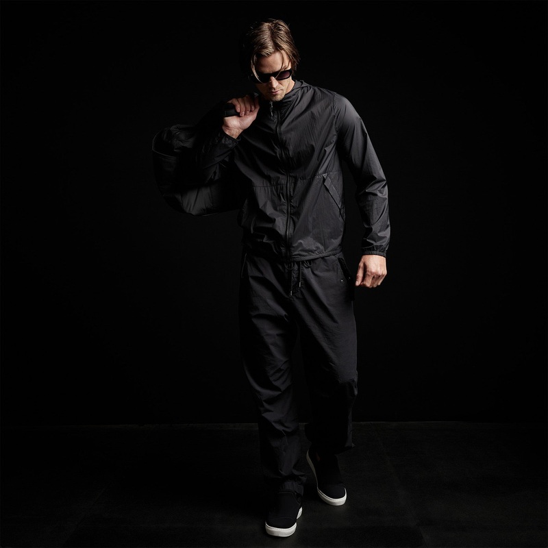 Lightweight Hooded Windbreaker – Black