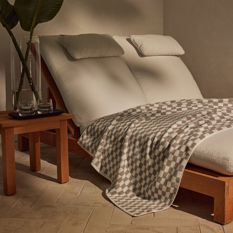 Checkered Beach Towel – White/Steel Grey