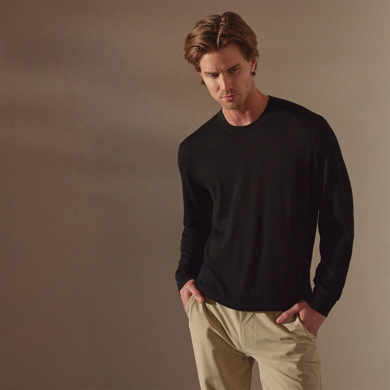 Lightweight Fine Gauge Cashmere Crew – Black