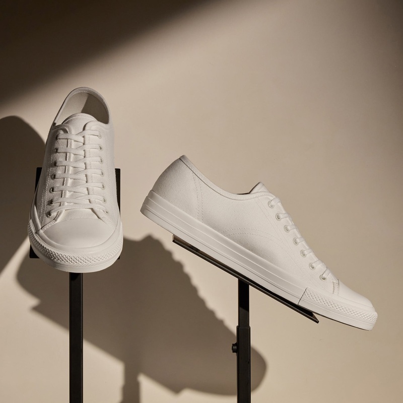 Men’s Cotton Canvas Low Top Sneaker – White